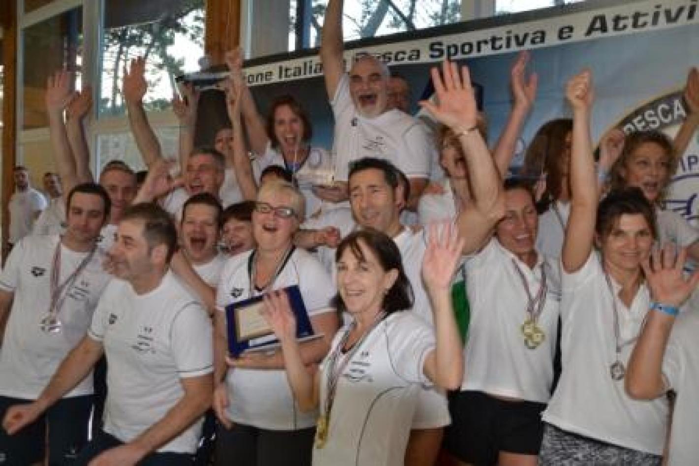 images/documenti/nuoto_pinnato/documenti2017/medium/podio finale 2017 master lignano.JPG